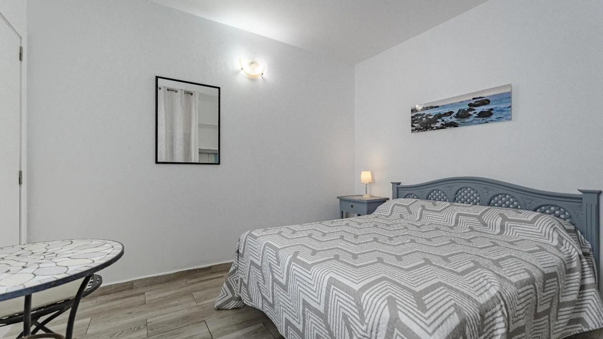 Primavera Tranquil Retreat 2-Bedroom Apartment With Balcony, Garden View & Fiber Wifi Arona  Spanien