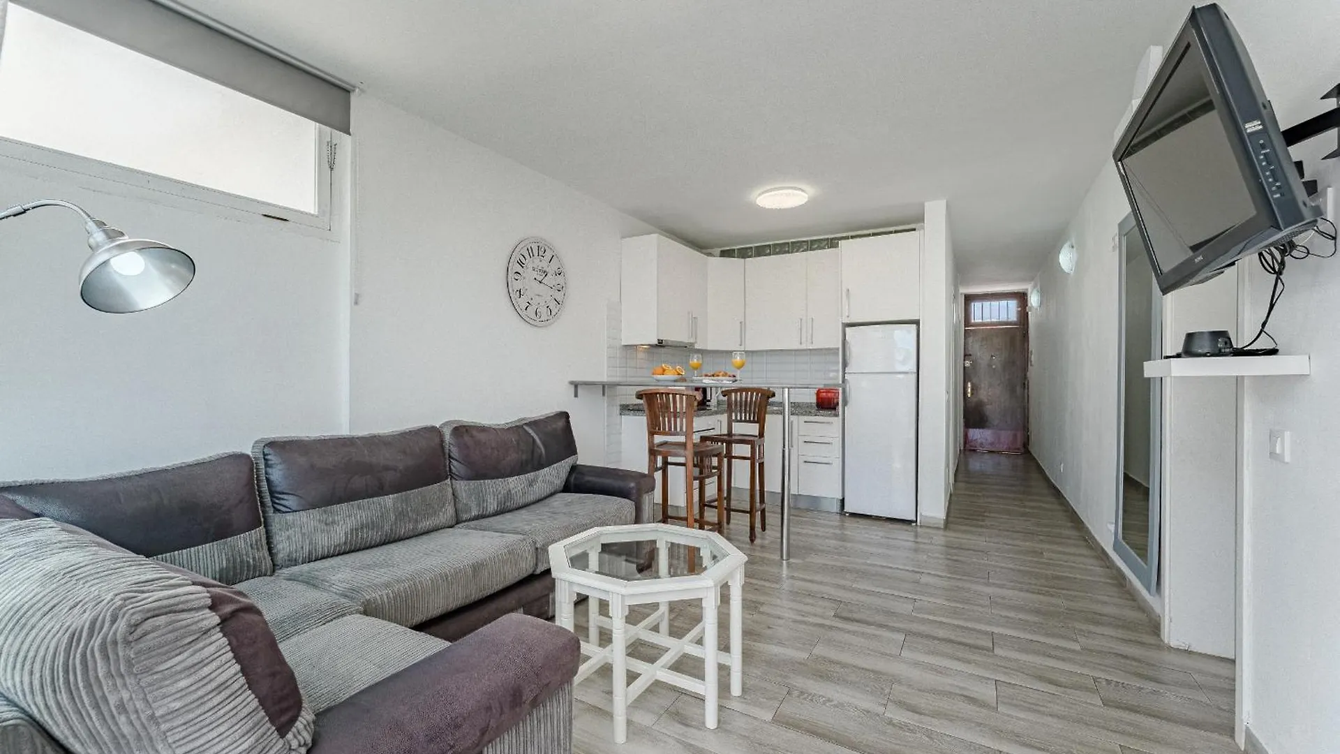 Primavera Tranquil Retreat 2-Bedroom Apartment With Balcony, Garden View & Fiber Wifi Arona  0*, Arona (Tenerife) Spanien