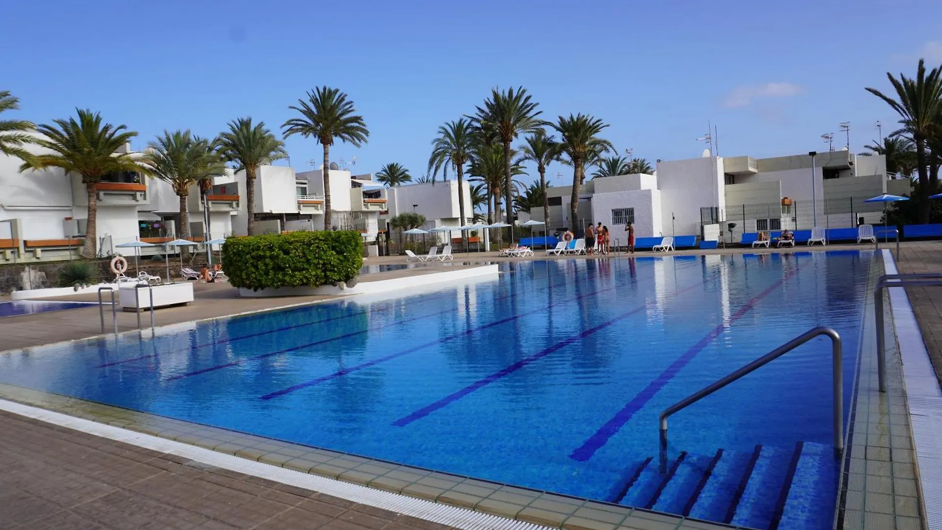 Primavera Tranquil Retreat 2-Bedroom Apartment With Balcony, Garden View & Fiber Wifi Arona  Arona (Tenerife)