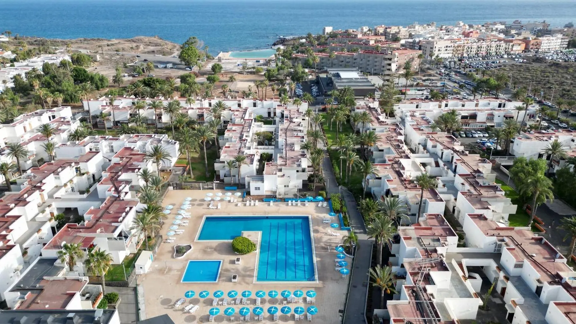 Primavera Tranquil Retreat 2-Bedroom Apartment With Balcony, Garden View & Fiber Wifi Arona