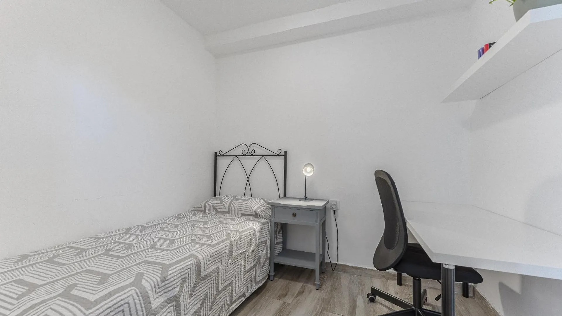 Primavera Tranquil Retreat 2-Bedroom Apartment With Balcony, Garden View & Fiber Wifi Arona  Arona (Tenerife)